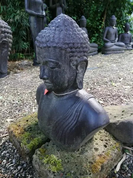 Artikelbild 2 des Artikels “Buddha Büste, Steinguss, 55 cm Höhe “